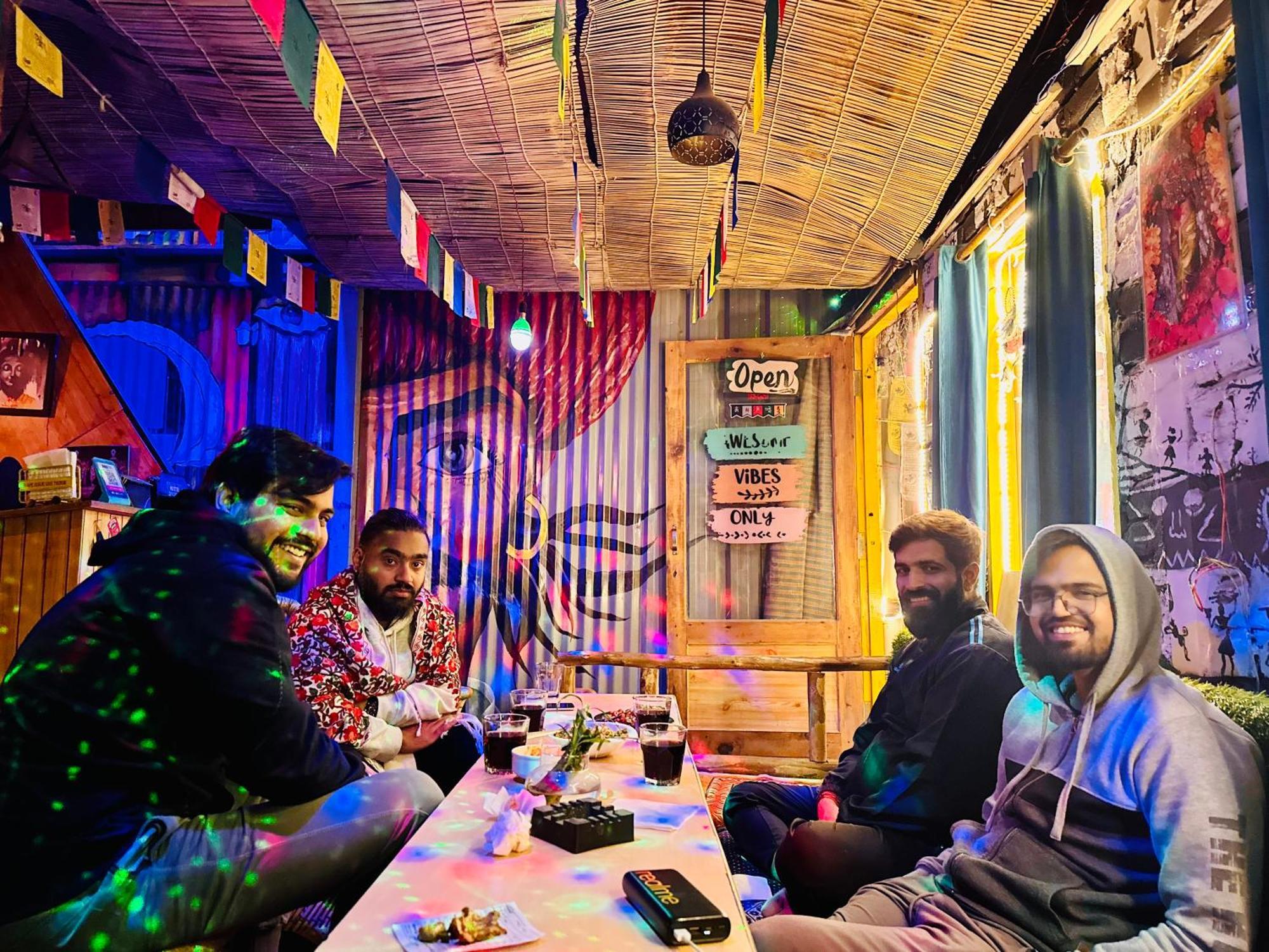 Hostel 360 Degree, Jibhi ภายนอก รูปภาพ