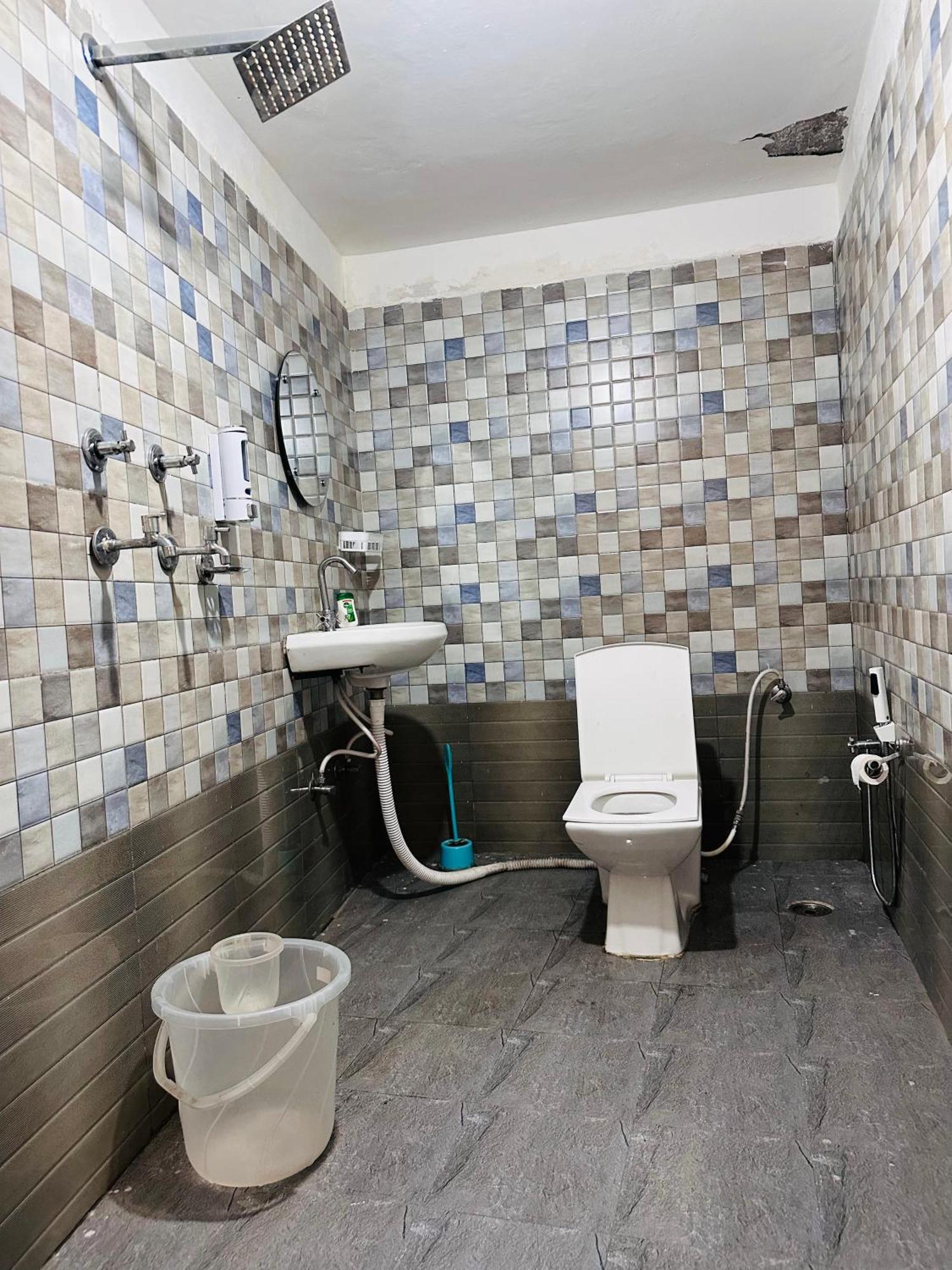 Hostel 360 Degree, Jibhi ภายนอก รูปภาพ