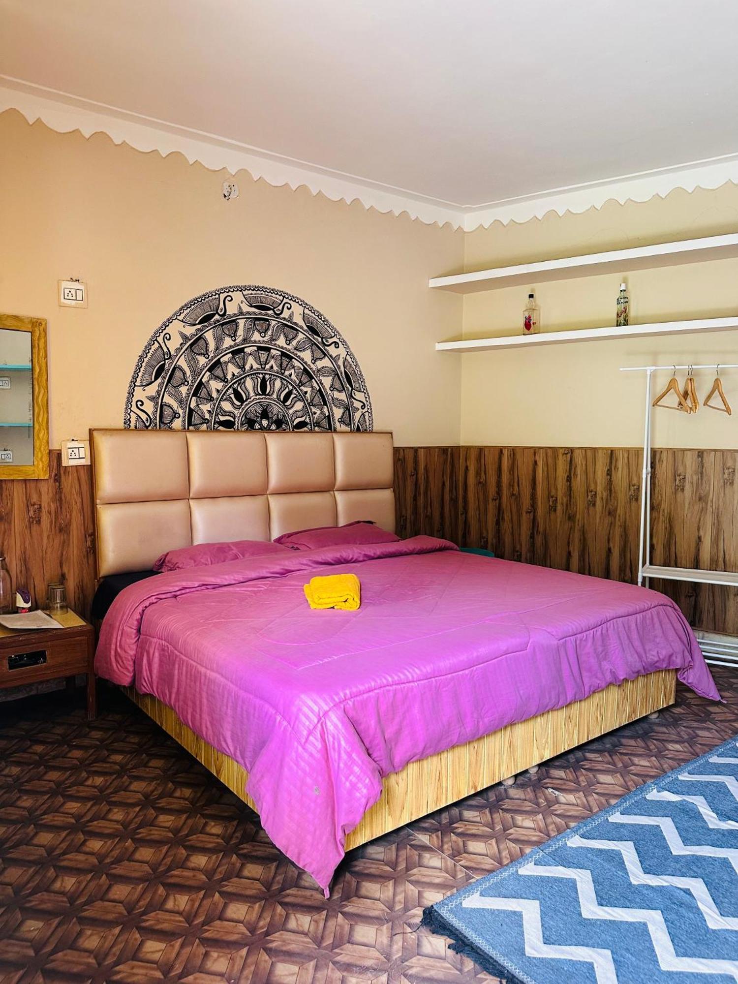 Hostel 360 Degree, Jibhi ภายนอก รูปภาพ